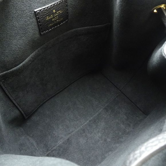 Louis Vuitton LockMe Bucket Calf Noir Shoulder Bag Black - Picture 5 of 7